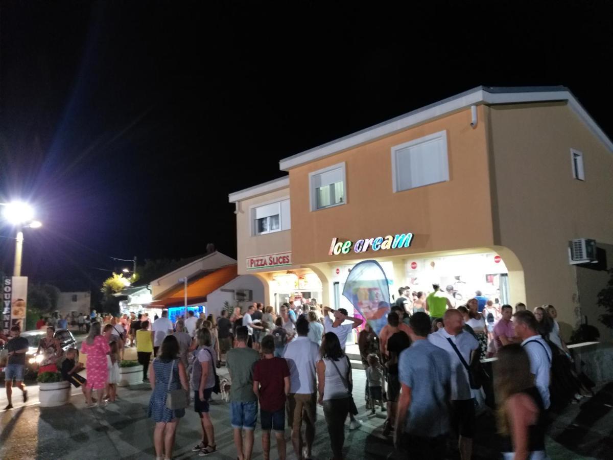 Familien Ferienhaus Vir Croatia 150M Strand Restaurant Einkaufen Exterior photo