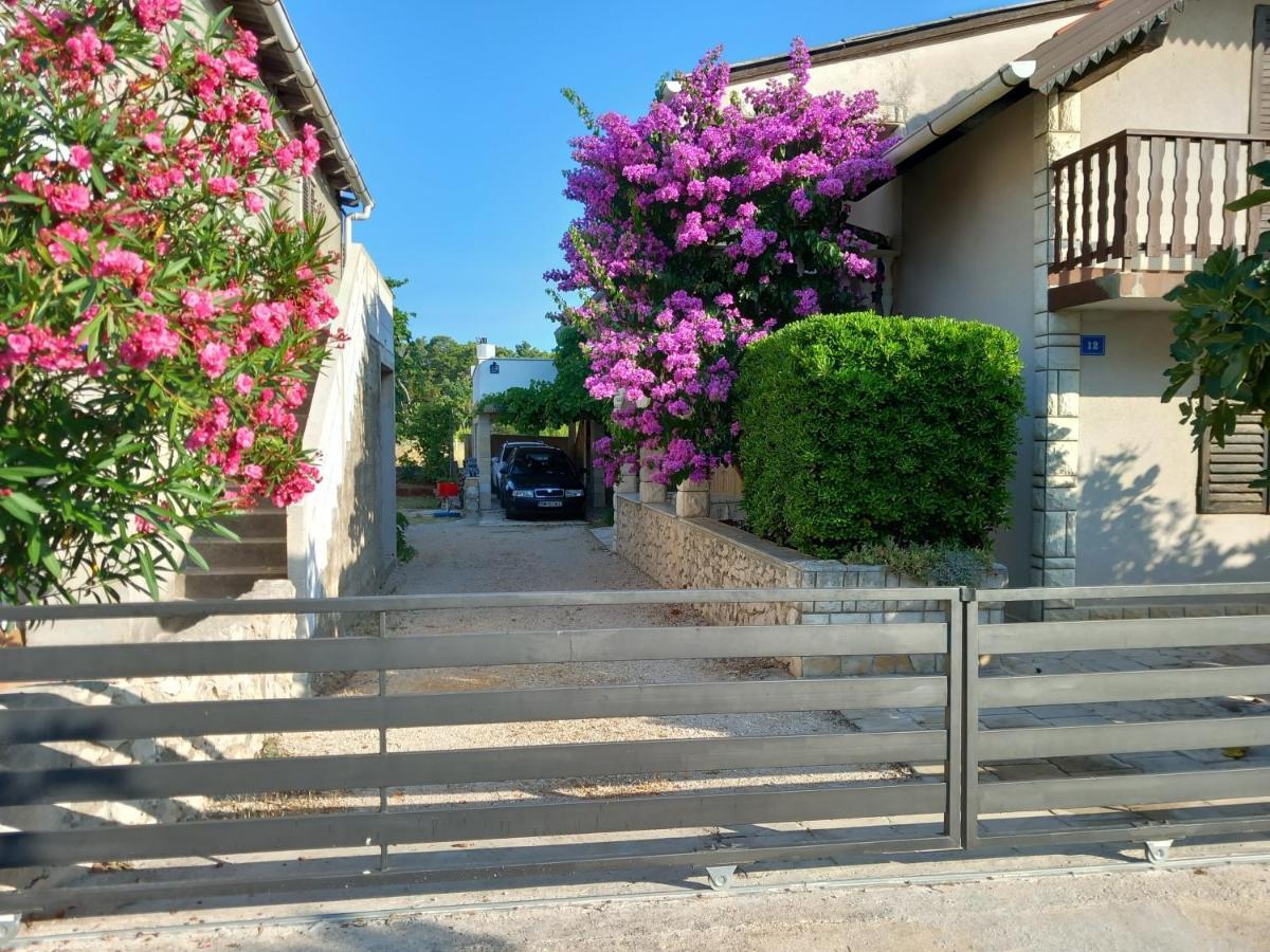 Familien Ferienhaus Vir Croatia 150M Strand Restaurant Einkaufen Exterior photo
